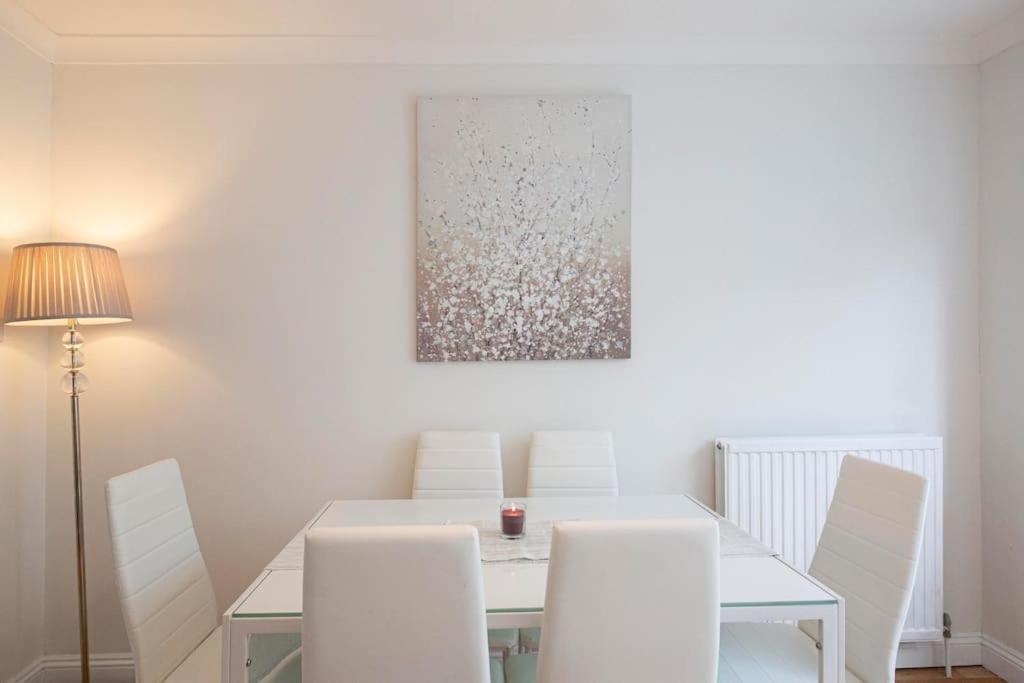 3 Bed House/Garden/Wi-Fi/Parking/Central Location Villa กิลด์ฟอร์ด ภายนอก รูปภาพ